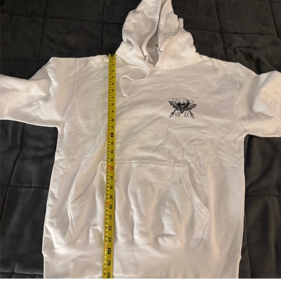 SCW Edgy White Skull Graphic Hoodie NWOT - Picture 4 of 7